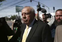 Juez impide plan de compensación por incendio en centro de detención migratoria Juez impide plan de compensación por incendio en centro de detención migratoria