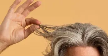 El error que debes evitar al te&ntilde;irte las canas