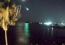 Avistamiento de un meteorito en la costa de Makurazaki, Japón Avistamiento de un meteorito en la costa de Makurazaki, Japón