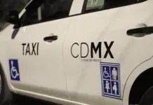 Taxista de la SSC devuelve 100 mil pesos extraviados Taxista de la SSC devuelve 100 mil pesos extraviados