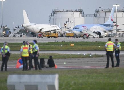 Activistas climáticos protestan en varios aeropuertos de Alemania