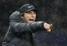 Antonio Conte lidera al Napoli en la Serie A