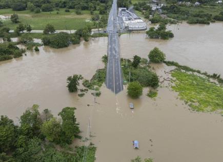 Impacto del huracán Ernesto en Puerto Rico y Bermudas