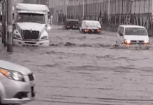 Inundaci&oacute;n en Tultitl&aacute;n afecta tr&aacute;fico en V&iacute;a Jos&eacute; L&oacute;pez Portillo