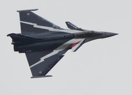 Tragedia aérea en Francia: Dos pilotos mueren en colisión de caza Rafale