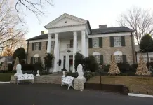 Esc&aacute;ndalo en la propiedad de Elvis Presley