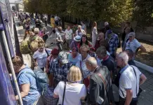 Crisis humanitaria en Ucrania: Civiles huyen de la guerra con Rusia Crisis humanitaria en Ucrania: Civiles huyen de la guerra con Rusia