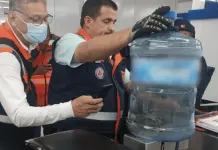 Rescate exitoso de una serpiente en estaci&oacute;n del Metro