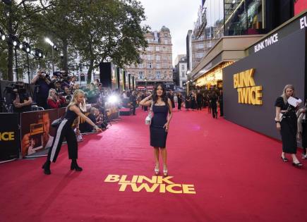 Salma Hayek y su impactante little black dress