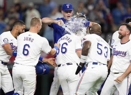 Triunfo clave de los Rangers de Texas sobre los Piratas