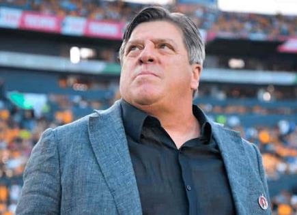 Santi no es el mismo en selección: Miguel Herrera sobre la delantera mexicana