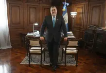 Polémica en Guatemala por denuncia contra fiscal y presidente Polémica en Guatemala por denuncia contra fiscal y presidente