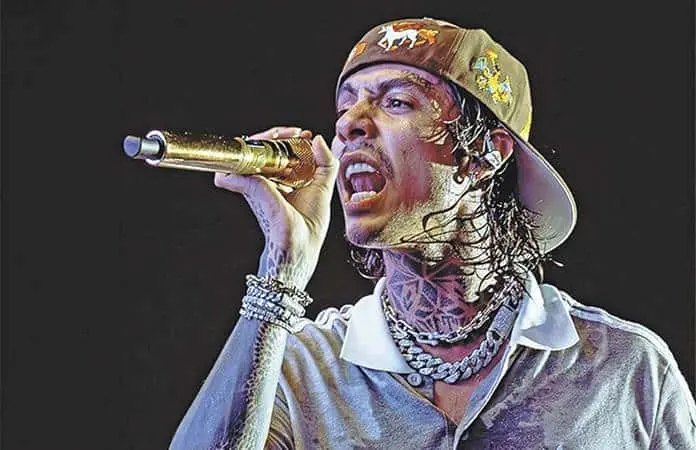 Natanael Cano golpea a DJ en pleno concierto