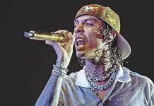 Amenazan con una narco manta a Natanael Cano en Sonora