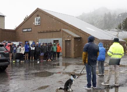 Insólita nevada en las montañas de la costa oeste de EEUU