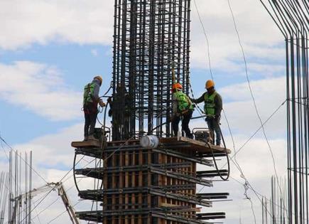 Disminuye en SLP la cifra de albañiles