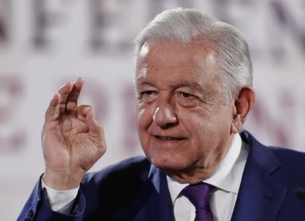 López Obrador pide que expresidente Peña Nieto declare sobre Ayotzinapa si hay elementos