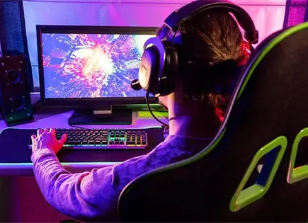 Gamer vive dos a&ntilde;os en hotel y deja habitaci&oacute;n convertida en basurero