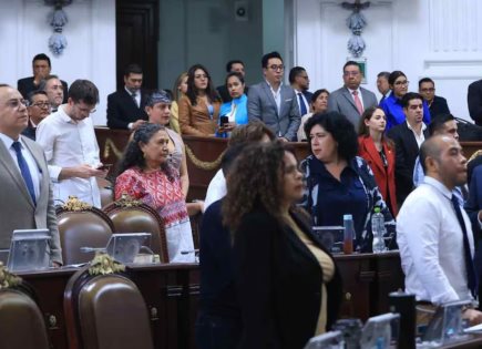 Despedida y aplausos en cierre de la Segunda Legislatura