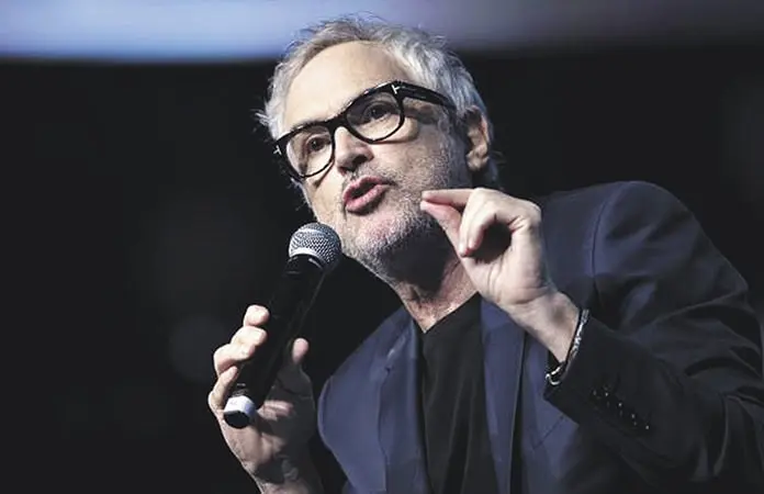 Polémica por la hija de Alfonso Cuarón en concierto de Dua Lipa