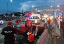 Video | Dos mujeres lesionadas en volcadura sobre carretera a Rioverde