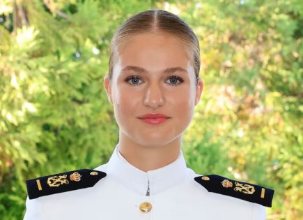 La Princesa Leonor inicia su formación militar en la Escuela Naval de Marín