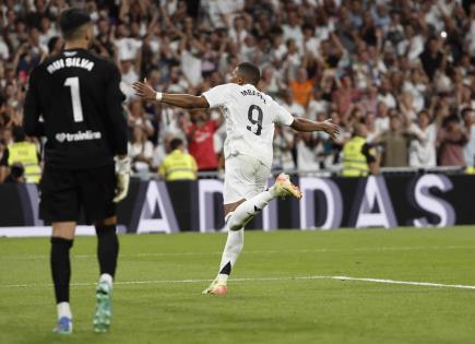 Mbappé da la cara en el Bernabéu: Real Madrid vence al Betis con doblete del francés