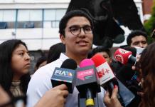 Jóvenes en busca de transparencia en San Lázaro