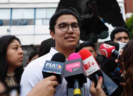 Jóvenes en busca de transparencia en San Lázaro