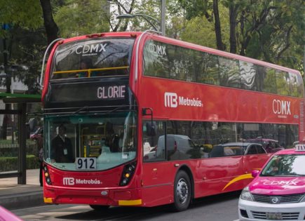 Accidente en Metrobús con 3 personas lesionadas