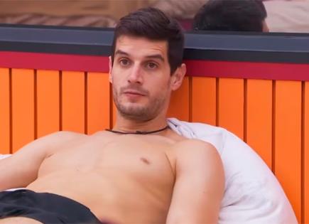 Adrián Marcelo se desentiende del equipo Tierra en el reality show