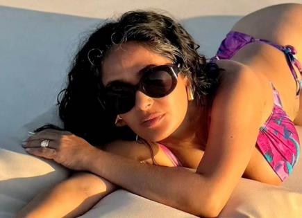 Salma Hayek celebra 58 años desde la playa