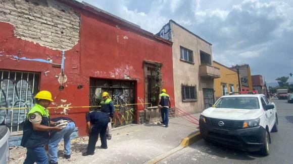 Fotos | A punto del colapso, una finca en avenida Reforma