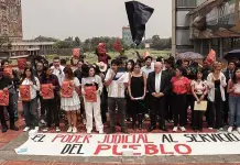Estudiantes buscan diálogo por reforma judicial en México Estudiantes buscan diálogo por reforma judicial en México