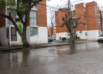 Lluvias inundan Acceso Norte en Soledad