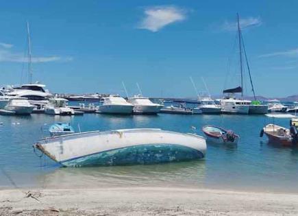 Bahía de La Paz, un cementerio de lanchas