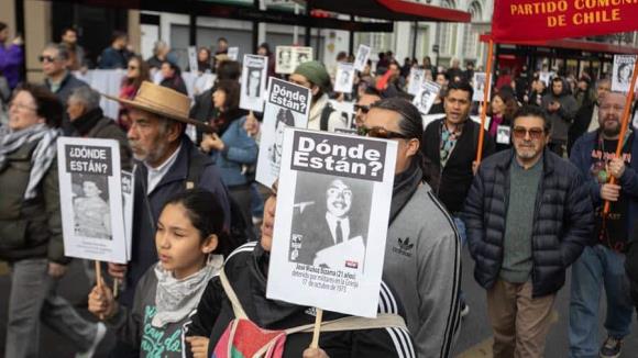 Manifestación en Santiago por las víctimas de la dictadura de Pinochet