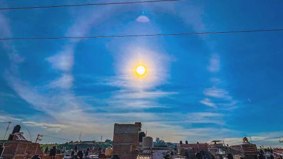 Fotograf&iacute;a de un impresionante halo solar en Le&oacute;n, Guanajuato