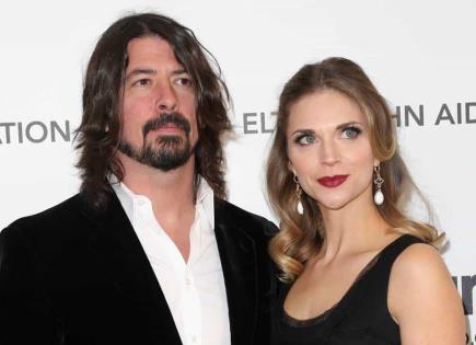 Dave Grohl revela paternidad fuera de su matrimonio, pide perdón a su familia