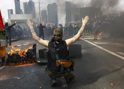 Enfrentamiento entre manifestantes y policía en convención de armas en Australia