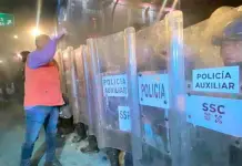 Enfrentamiento y operativo en la antigua sede del Senado Enfrentamiento y operativo en la antigua sede del Senado