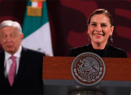 Gesto curioso de AMLO en conferencia con Beatriz Gutiérrez