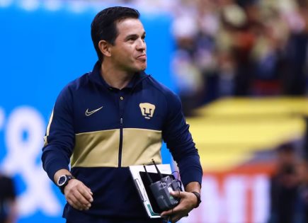 Historia y legado de Pumas a través de Israel López