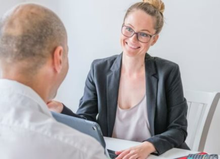 Cómo sobresalir en una entrevista laboral