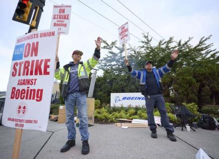 Huelga de trabajadores en Boeing por rechazo de contrato