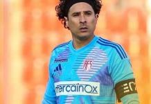 Guillermo Ochoa recibe cinco anotaciones en la Liga Portugal