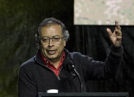 Gustavo Petro liga a Claudia Sheinbaum a guerrilla del M-19