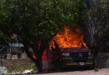 Protesta de Normal Ayotzinapa en 27 Batallón de Infantería