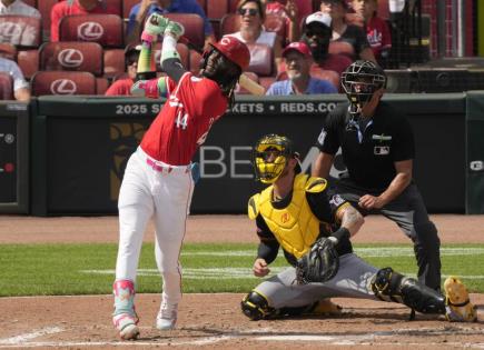 Elly de la Cruz y los Rojos arrasan en el partido contra los Piratas