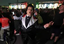 Cultura proyecta Mis 40 en Bellas Artes de Juan Gabriel en el Z&oacute;calo